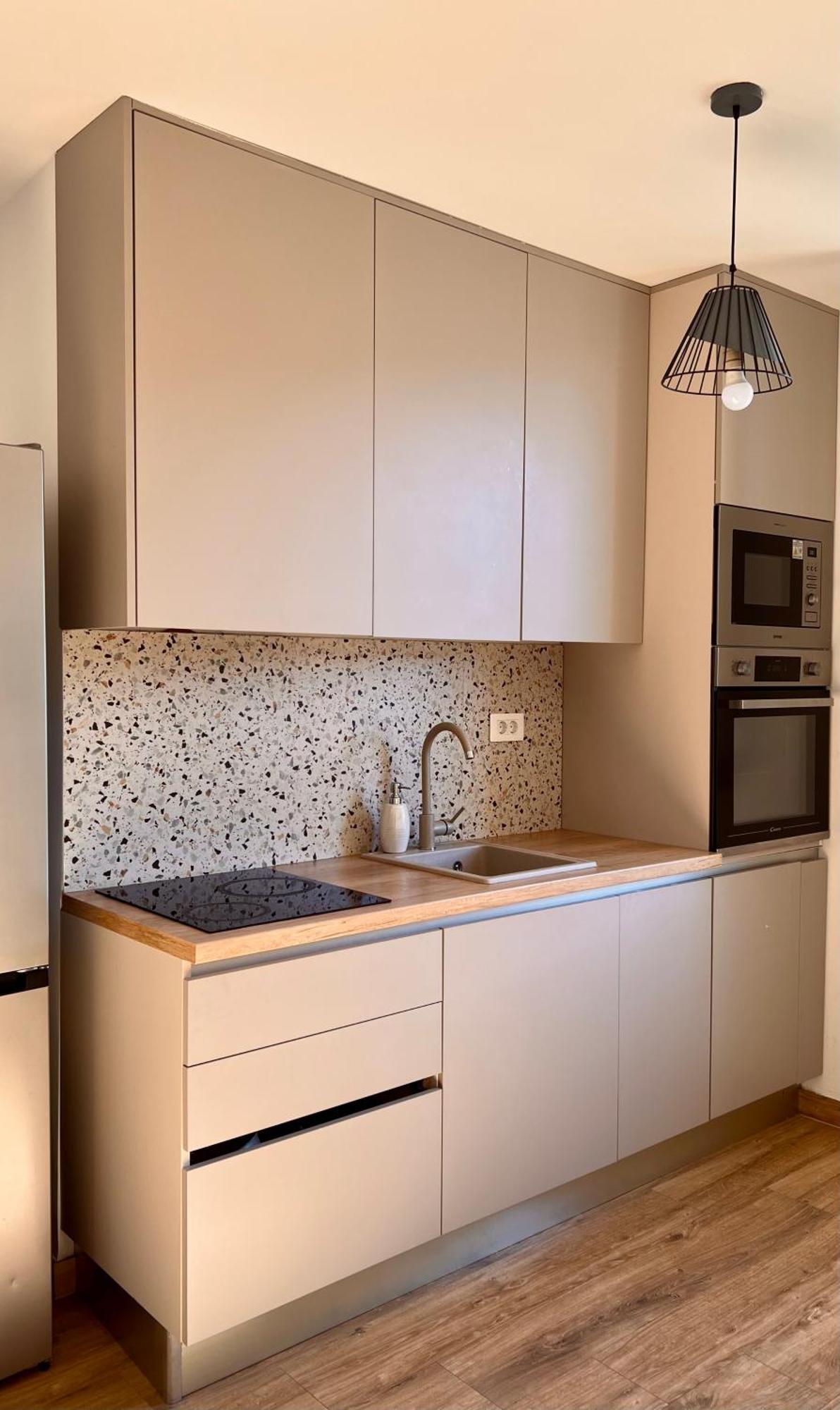 Bright & Sunny Two Bedroom Apartamento